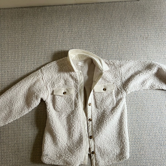 Mia and Tess Jackets & Blazers - Mia and Tess Sherpa jacket